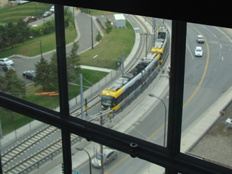 What's the Difference Between Aluminum and Vinyl Windows?