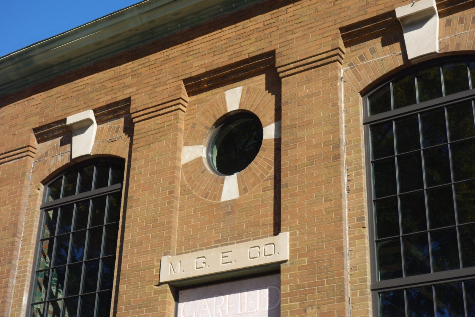 7 Advantages of Commercial Aluminum Windows