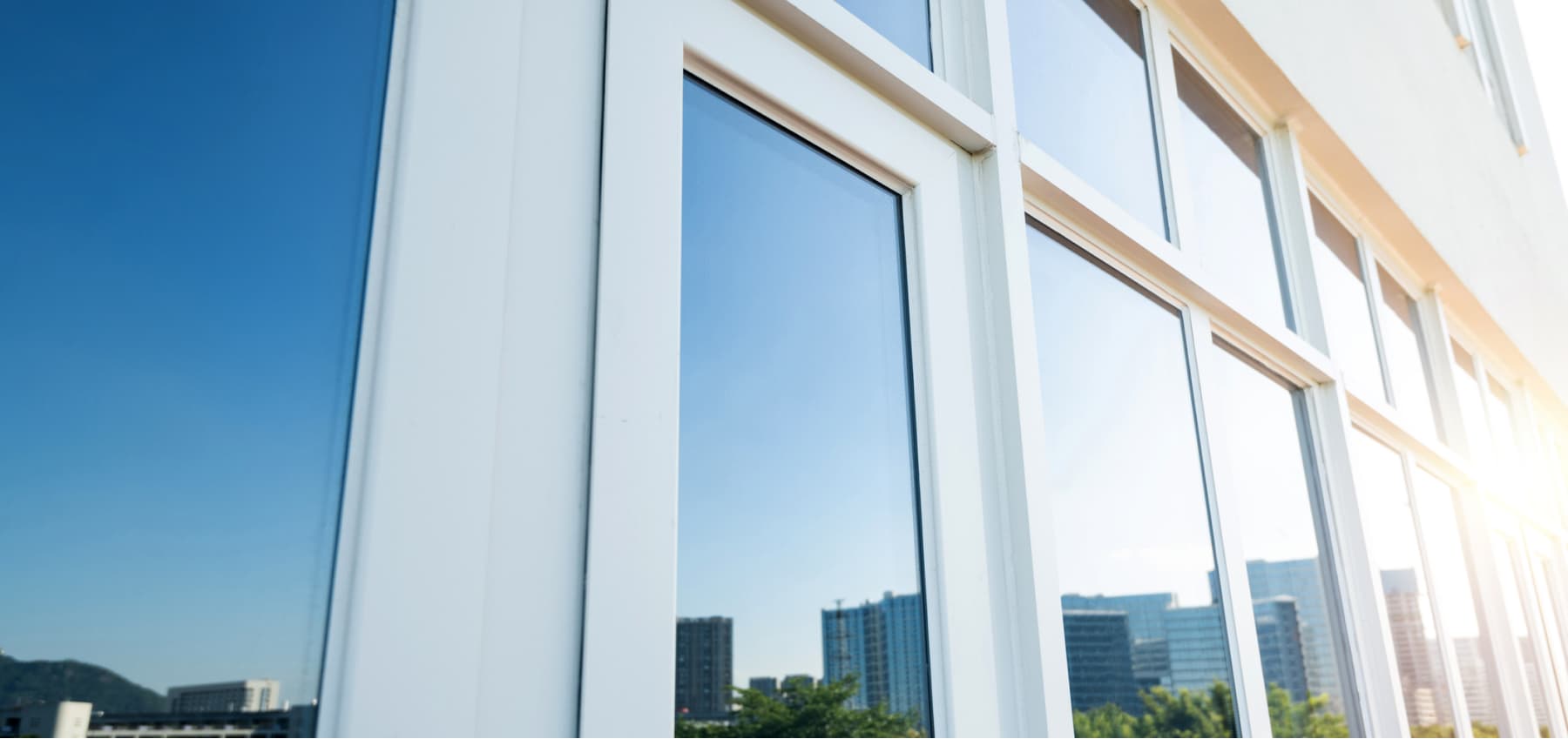 glass_windows_on_a_modern_building